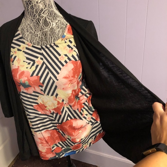 🙀last chance🙀 Black cardigan attached stripe top - Picture 3 of 5